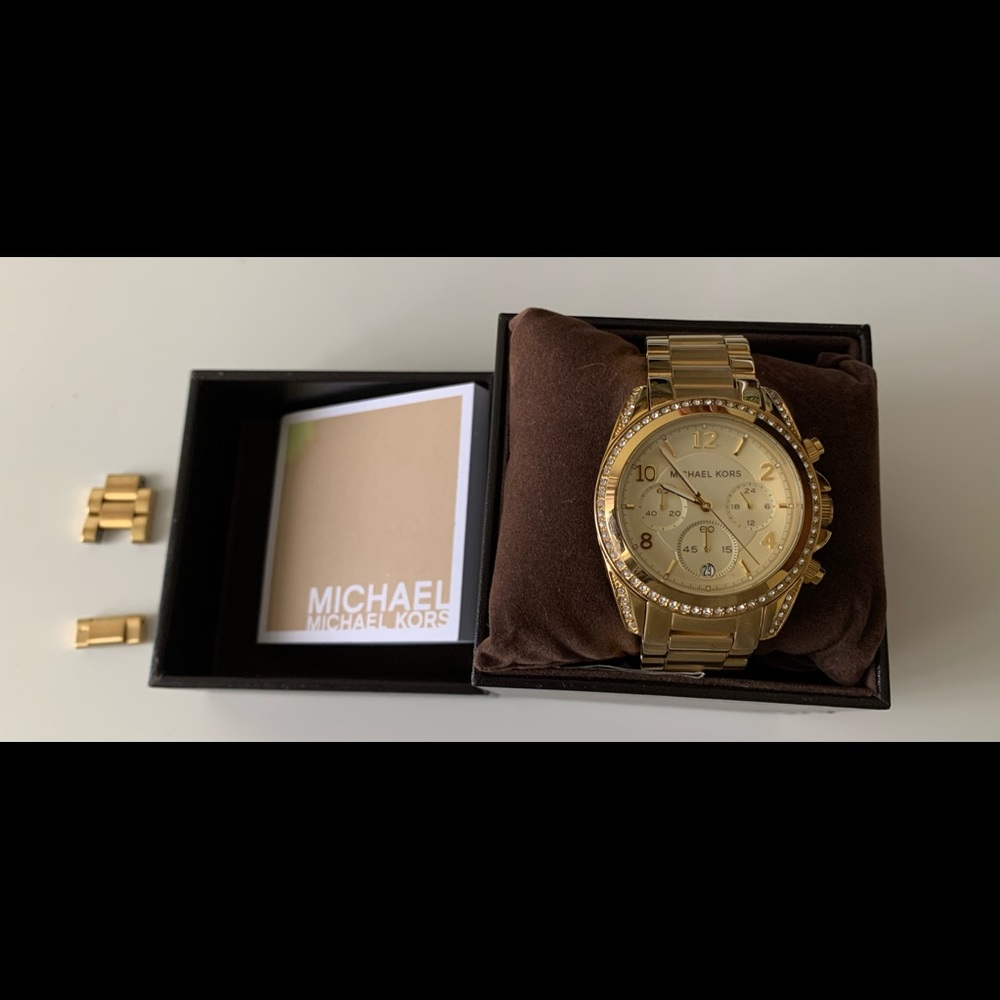 Michael Kors Watch, extra links for resizing